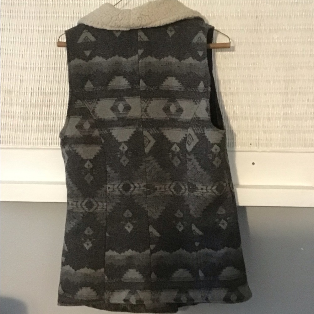 Nok Nok Aztec Vest - Picture 5 of 6
